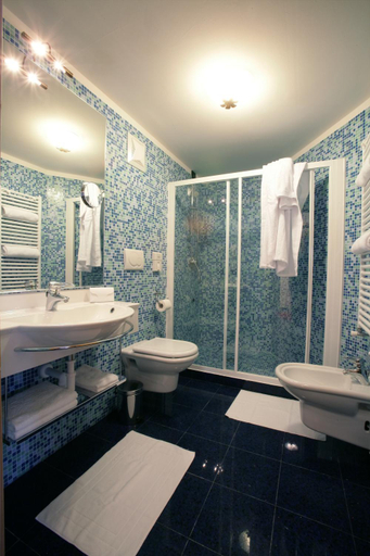 Bathroom, Hotel Garni La Roccia, Trento