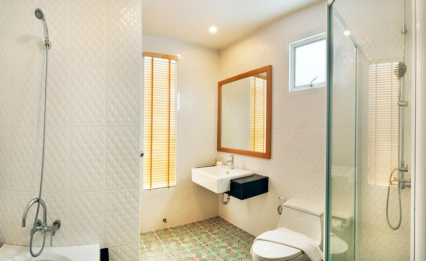 Bathroom 8