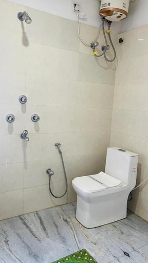 Bathroom 4, Hotel Vinayak, Darjiling