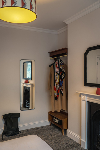 Others 5, St. David's Hotels, London