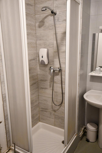 Bathroom 5, Le Pasteur, Finistère
