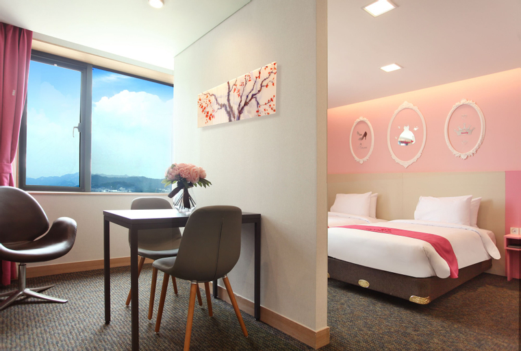 Bedroom 26