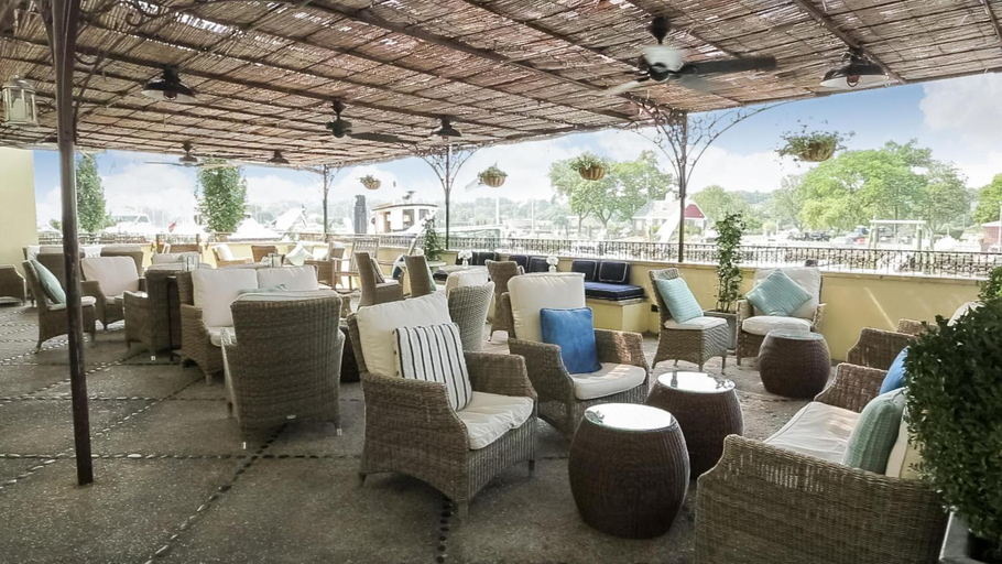 Food & Drinks 5, Delamar Greenwich Harbor, Fairfield