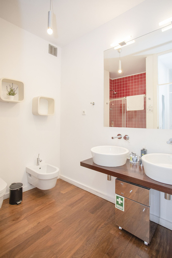 Bathroom 2, Liiiving - Light Trendy Apartment, Porto