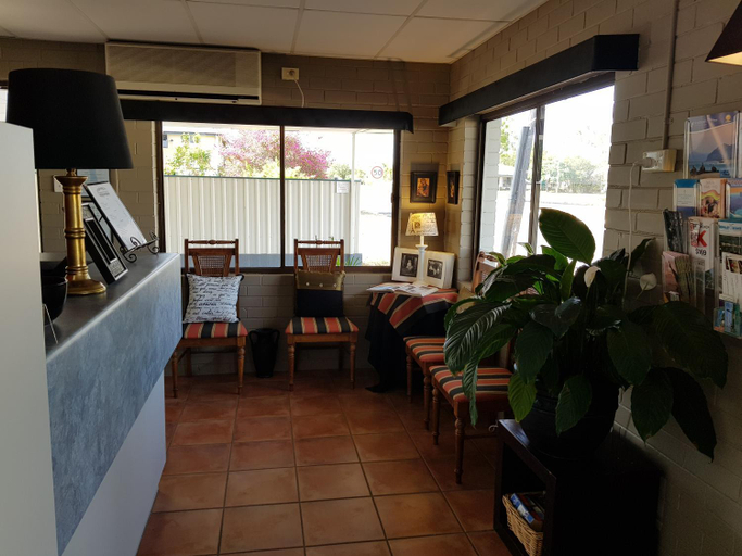 Public Area, Peppercorn Motel, Belyando
