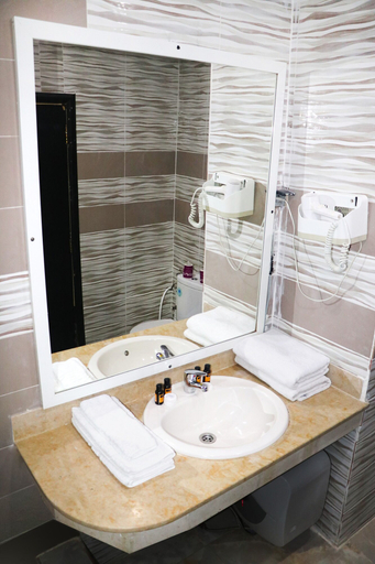 Bathroom 3, Hôtel Saphir, Nouakchott