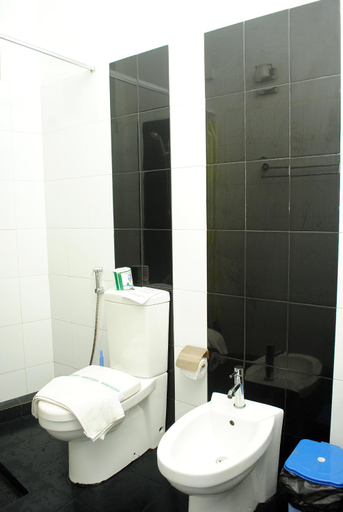 Bathroom 4, Hotel See Kandy, K.F.G. & G. Korale
