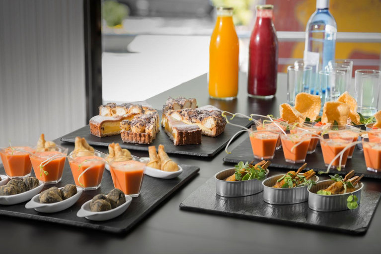 Food & Drinks 5, Elba Madrid Alcala, Madrid