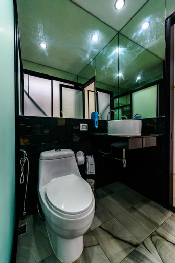Bathroom 9