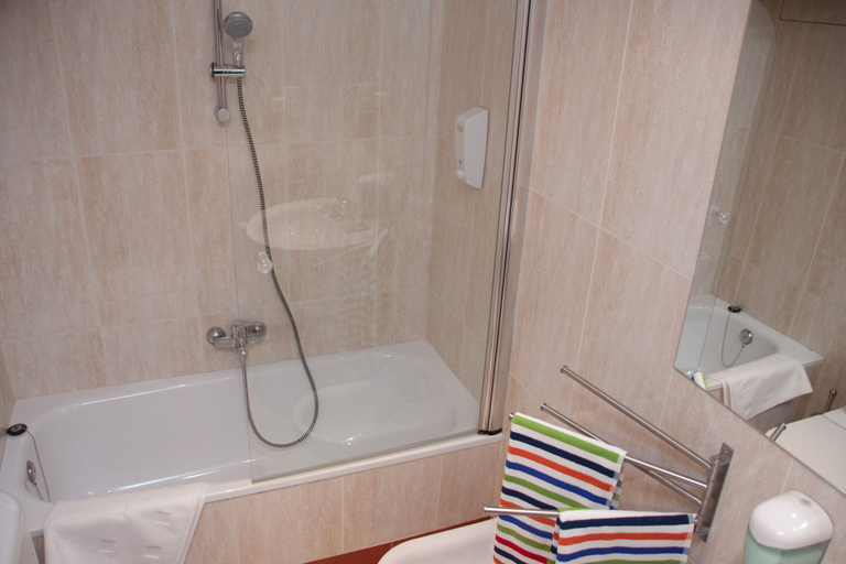 Bathroom 4, Hotel Cuéntame, Burgos