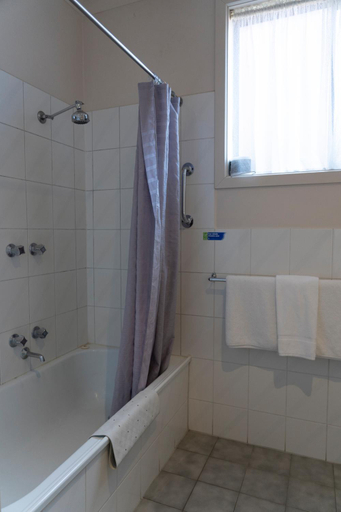 Bathroom 3, Nunawading Motor Inn, Melbourne