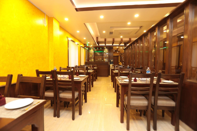 Food & Drinks 5, Hotel The Clock, Gandaki