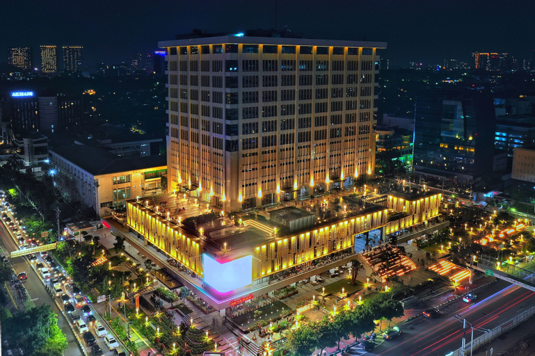 Exterior & Views 28
