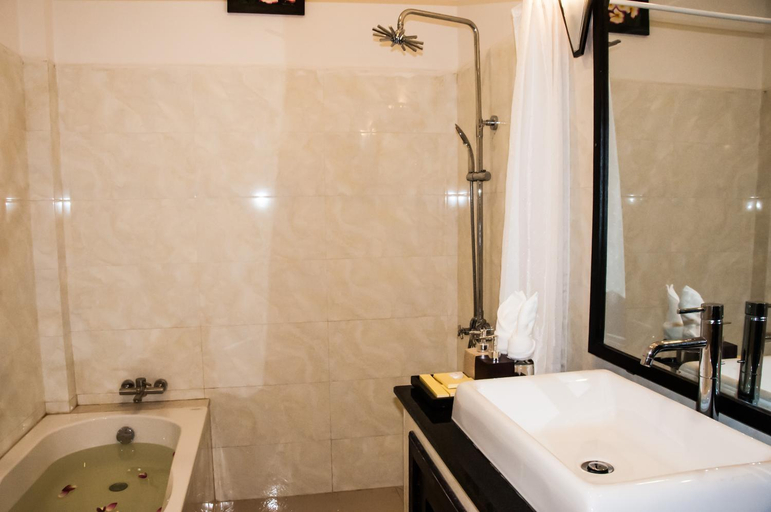 Bathroom 4, The Fin Inn, Siem Reap