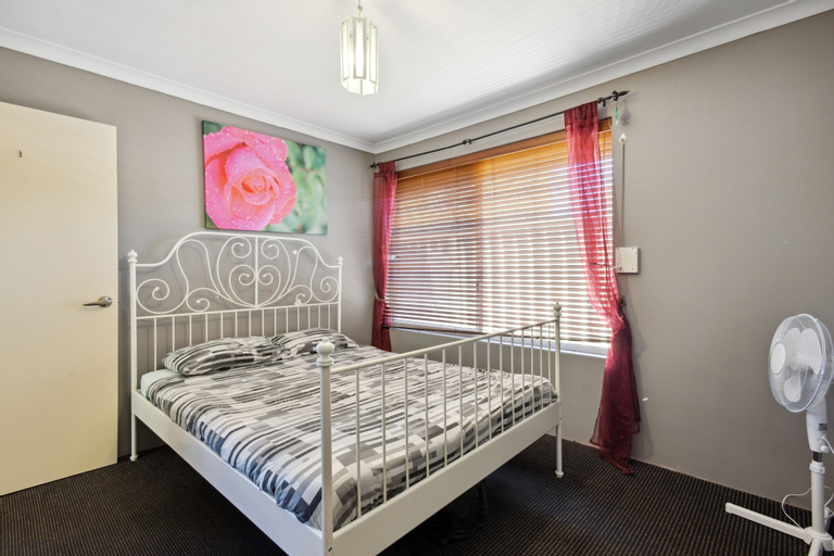 Bedroom 3, The Entertainer, Cockburn