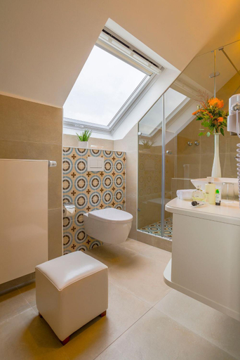 Bathroom 3, Krone am Park - Gastehaus des Hotel Krone, Aschaffenburg