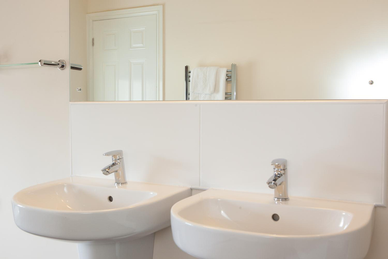 Bathroom 4, The Lamplighter Hotel, Cumbria