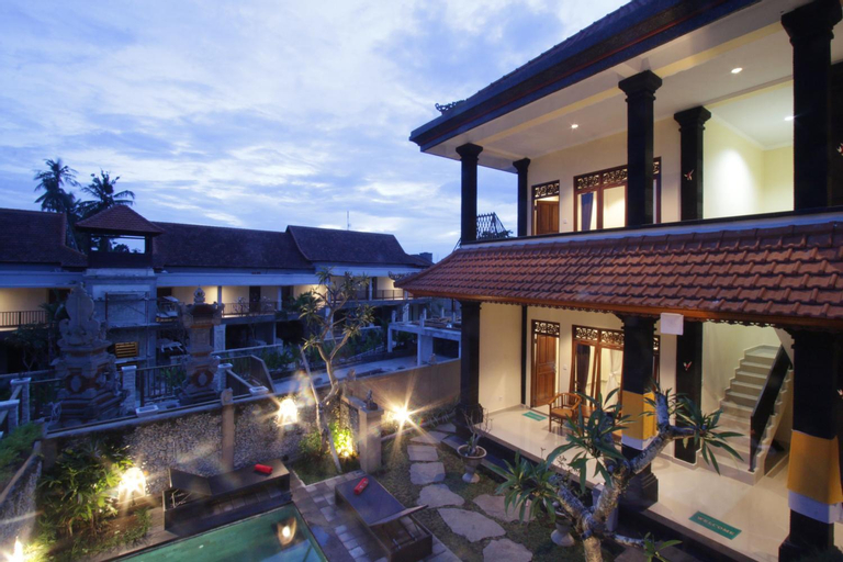 Exterior 12