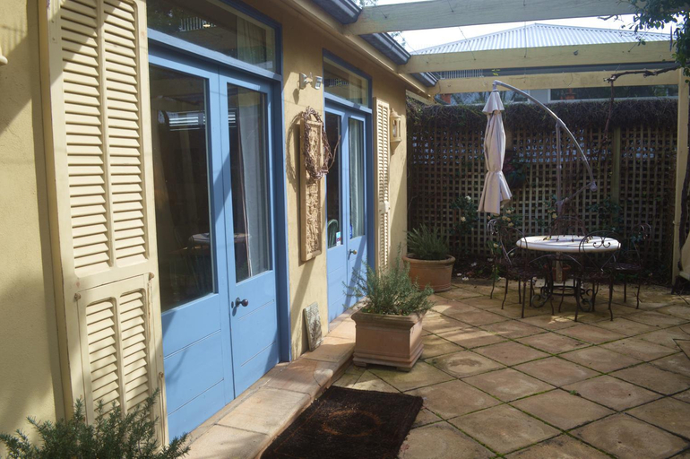 Others 4, Athelney Cottage, Adelaide