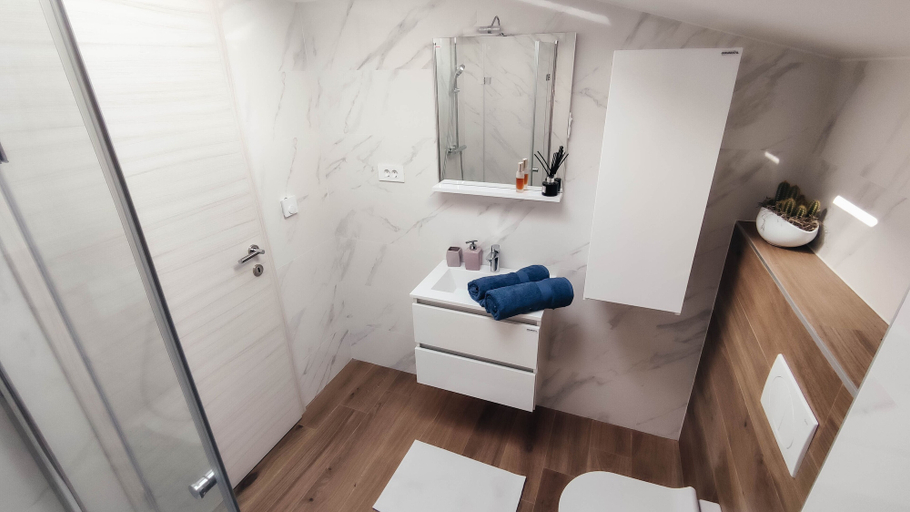 Bathroom 4, House Vertel, Matulji