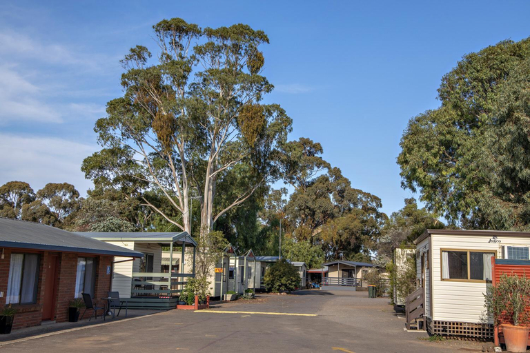 Exterior & Views 1, Golden Country Motel and Caravan Park, C. Goldfields  - M'borough