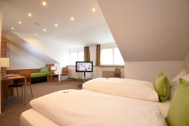 Bedroom 2, Hotel Hecht Garni, Ingolstadt