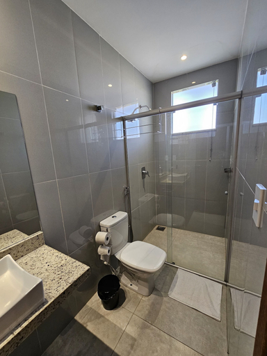 Bathroom 4, Hotel Polastrelli, Governador Valadares