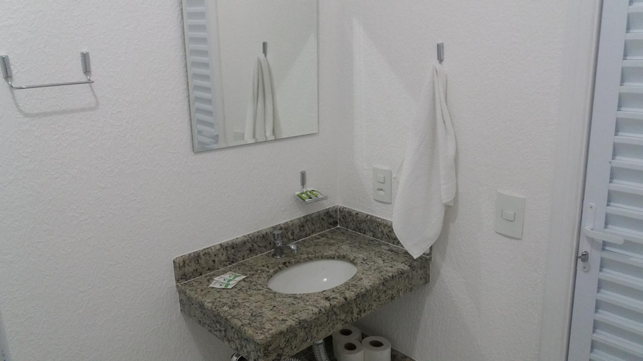 Bathroom, Pousada Peruibe Ametista, Peruíbe
