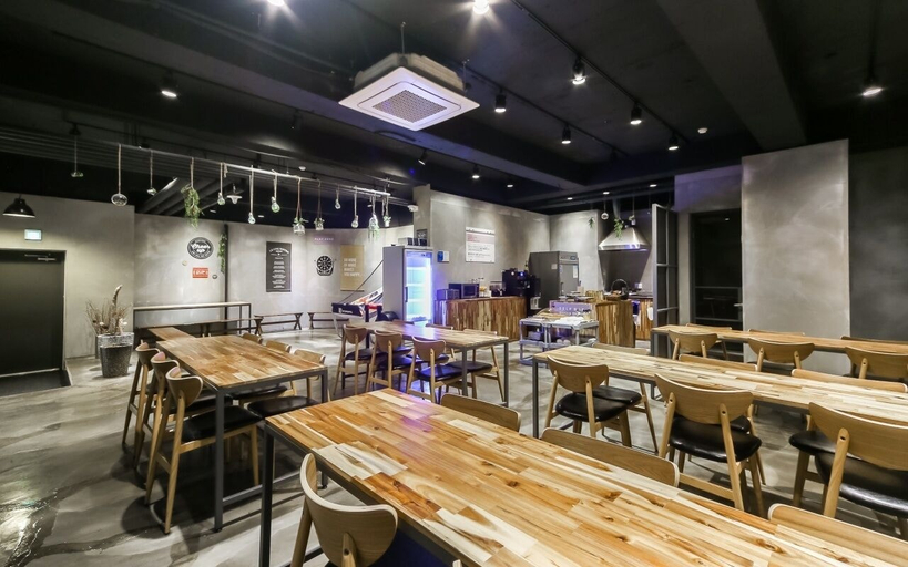 Food & Drinks, Hotel Gray, Jung