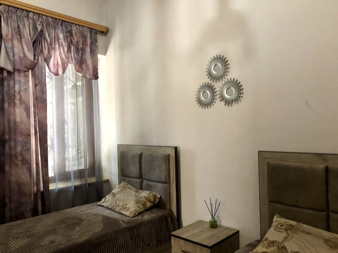 Others 5, Adana, Yerevan