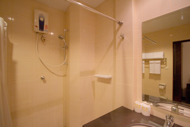 Bathroom 4, LK Mansion, Pattaya