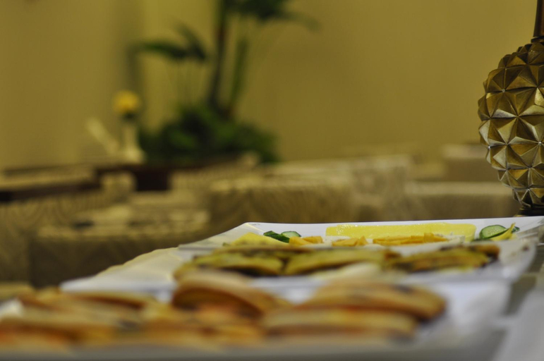 Food & Drinks 5, Asherij Hotel, Doha