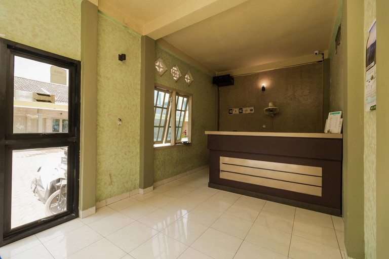 Public Area 3, Urbanview Hotel Nugraha Palembang by RedDoorz, Palembang