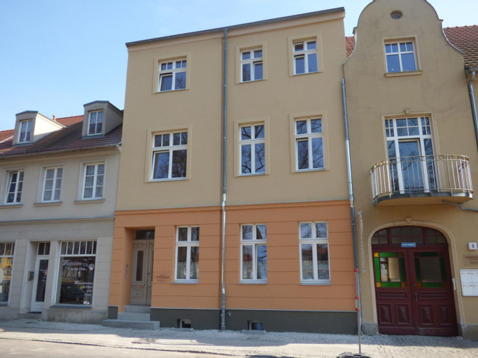Exterior 10