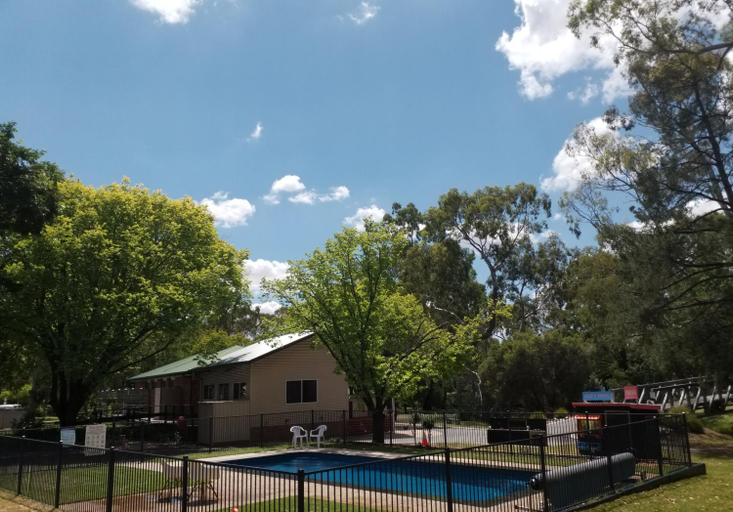 Exterior & Views 1, Euroa Caravan Park, Strathbogie