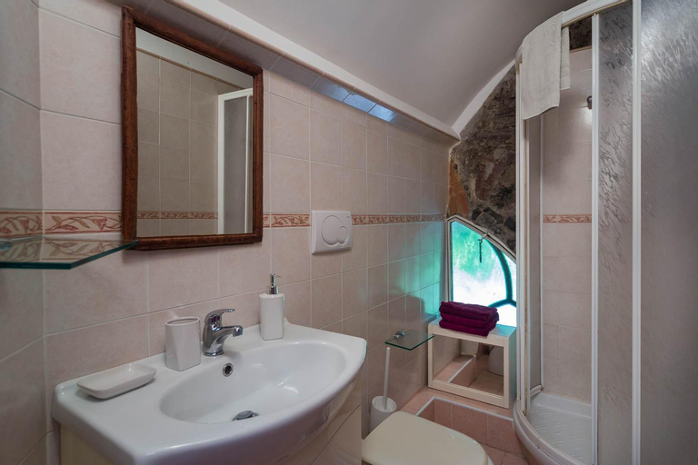 Bedroom 3, Villa Azzurra Genova Resort, Genova