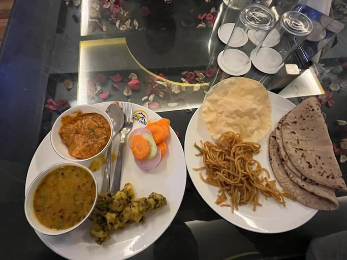 Food & Drinks 5, Hotel The White Castle, Kargil