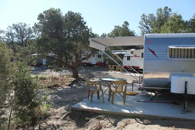 Exterior & Views 2, Mountain Goat Lodge, Chaffee