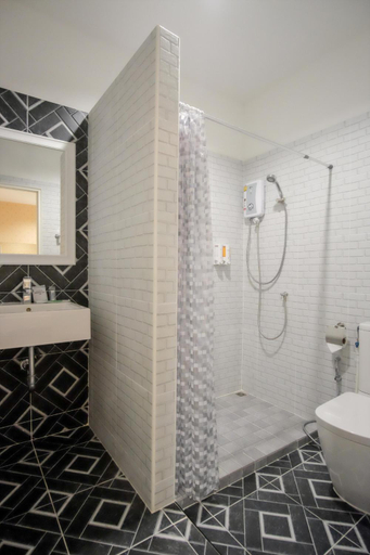 Bathroom 4, The O-Zone Airport Inn, Lat Krabang