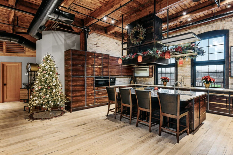 Food & Drinks 4, Exquisite 3BDR Penthouse in Downtown TC, Grand Traverse