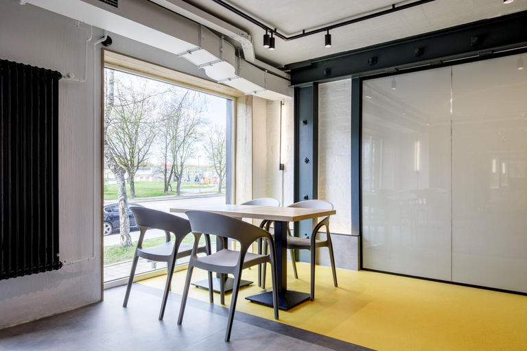 Public Area 2, Inger, Narva