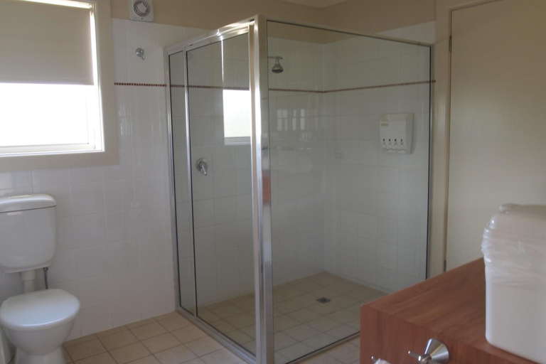 Bathroom 3, Alexander Cameron Suites, Wattle Range - East