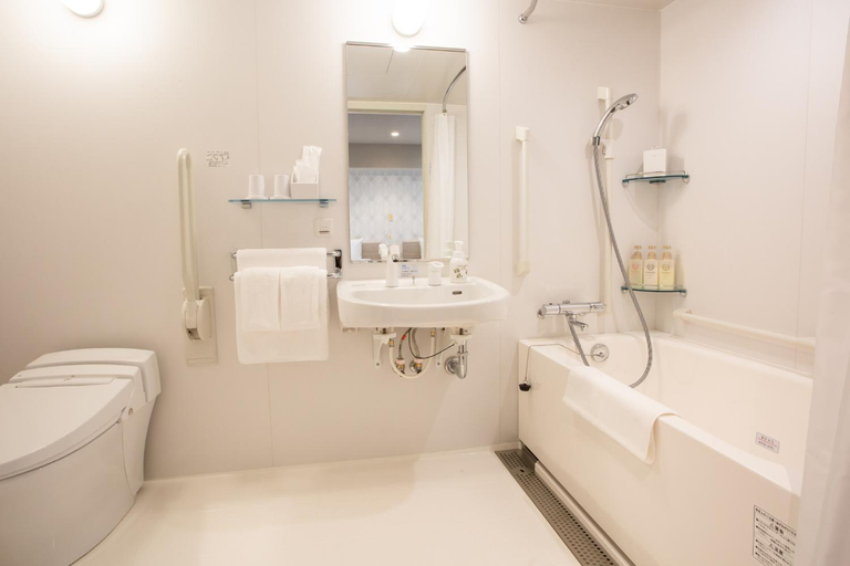 Bathroom 4, Kuretake Inn Osaka Midosuji Honmachi, Osaka