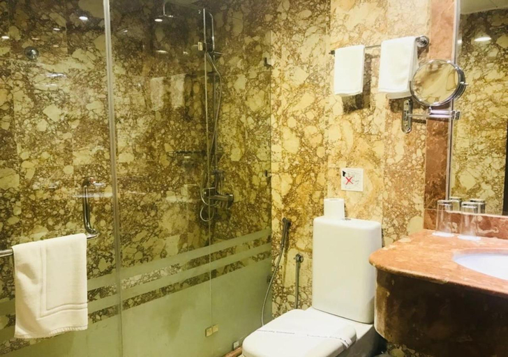 Bathroom 3, Asherij Hotel, Doha