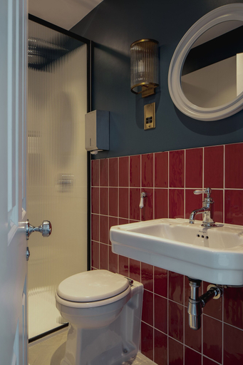 Bathroom 4, St. David's Hotels, London