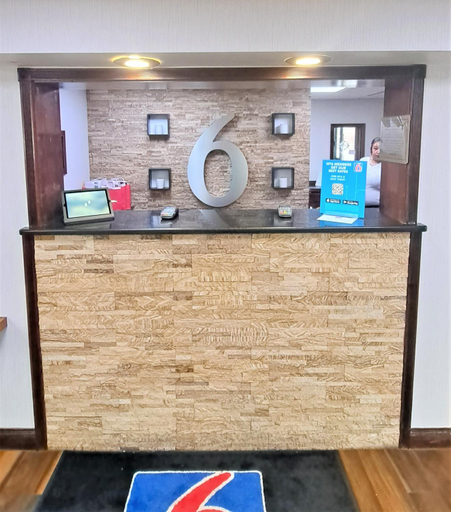 Public Area 3, Motel 6 Catonsville, MD – Baltimore West, Baltimore
