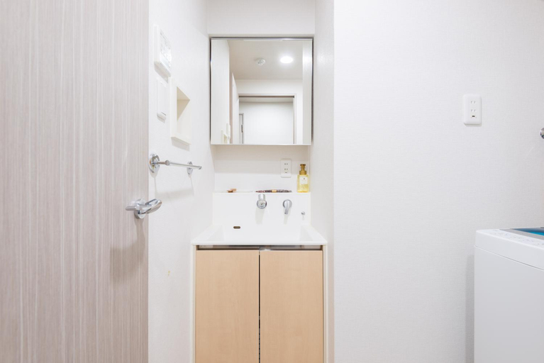Bathroom 4, Forestay Shinsaibashi, Osaka