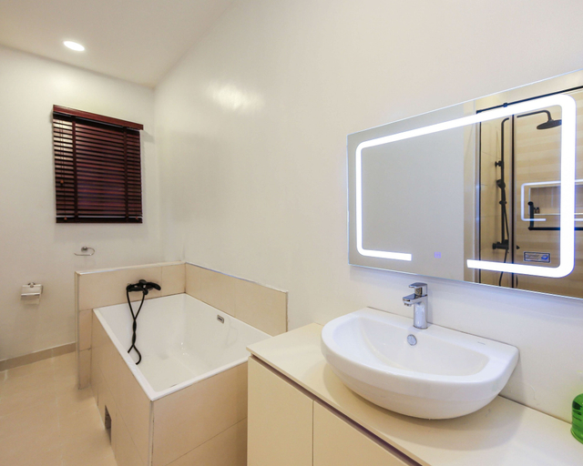 Bathroom 4, George Residence Osapa, Eti-Osa