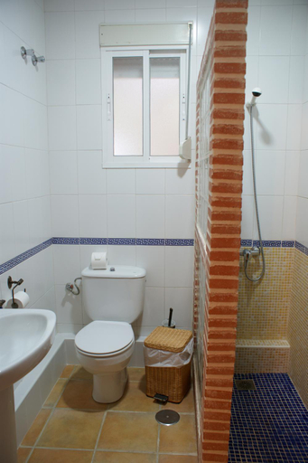 Bathroom 4, Ardales Park Apartments, Málaga