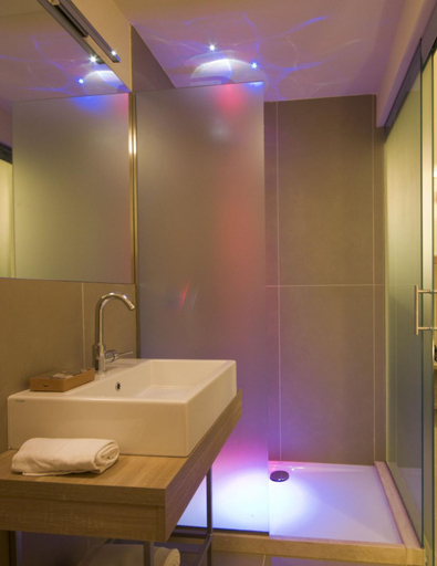 Bathroom 3, Palazzo Ruschioni Hotel, Ancona